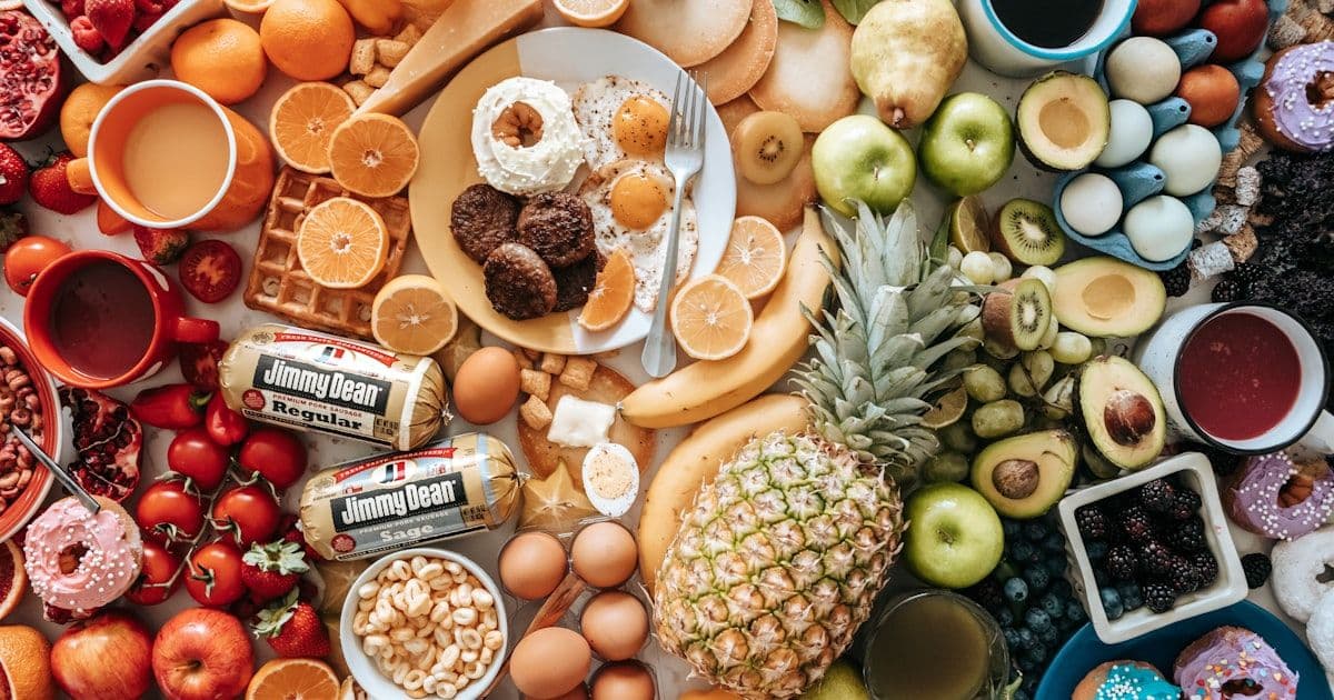 Gia đình Việt họp mặt bàn về thuế nâng cao